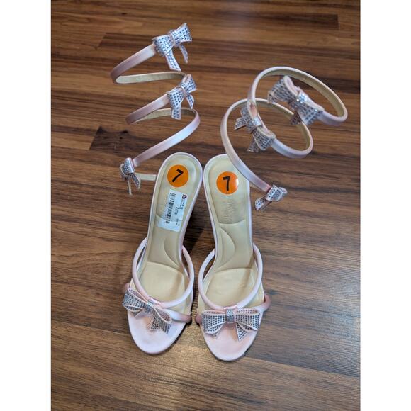 NWT Wild Diva Comfort Pink Rhinestone Bow Heels- Size 7 - Picture 1 of 7
